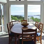 Gorgeous In With Kitchen Feriehus