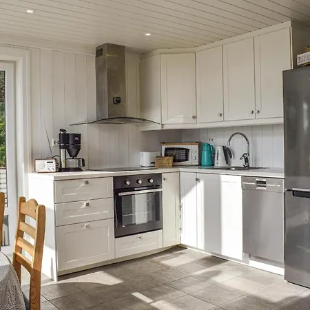 Ferienhaus Gorgeous Home In Faervik With Kitchen