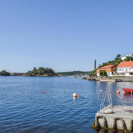 Gorgeous In Faervik With Kitchen Semesterbostad *